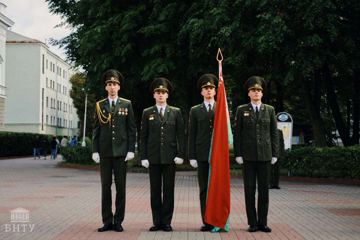 Поздравление главы администрации города Бахчисарая Дмитрия Скобликова с Днем военной присяги